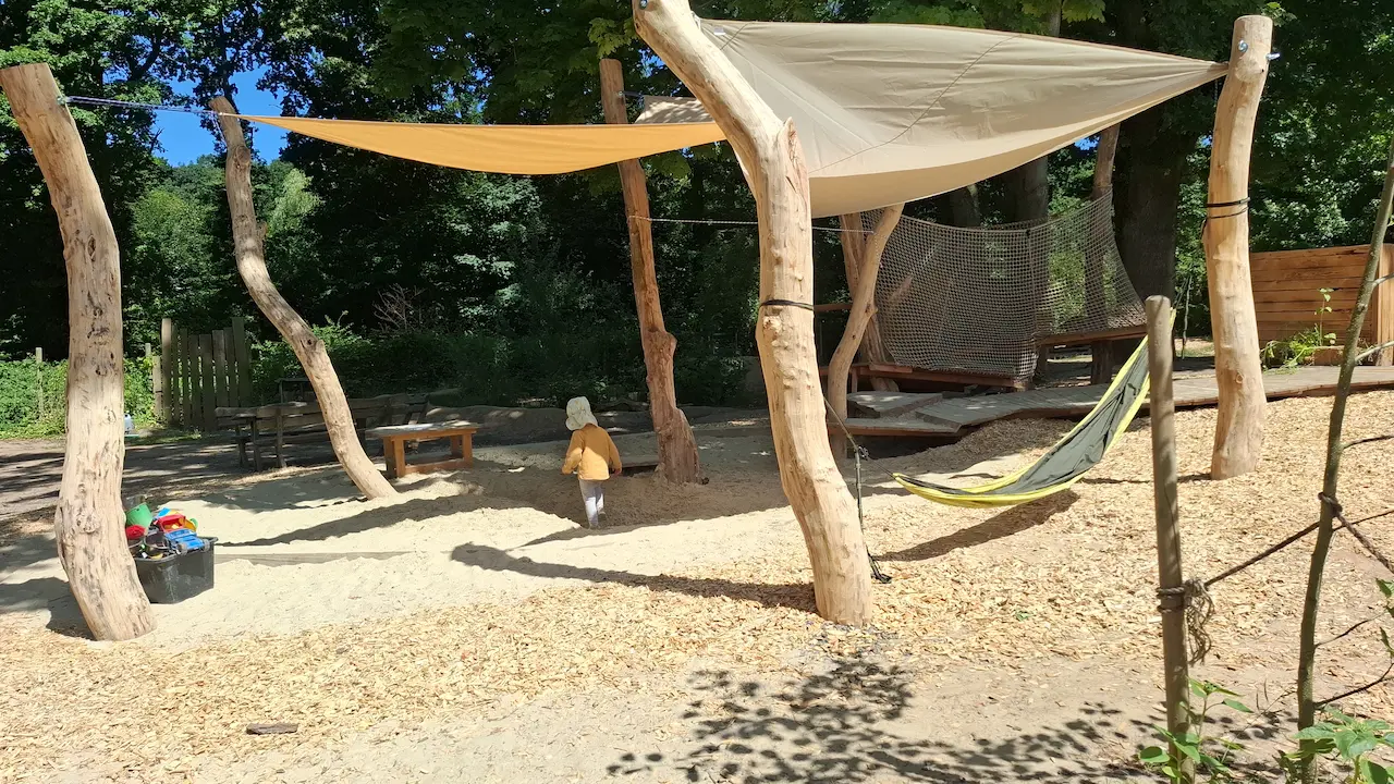 Der Sandkasten für die Kinder des DRK Kindergartens Wassenberg